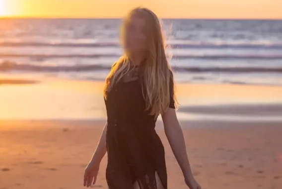 Anja, 32