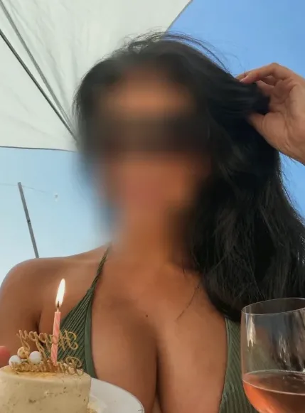 Nina, 40
