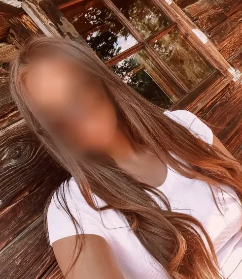 Özlem, 27